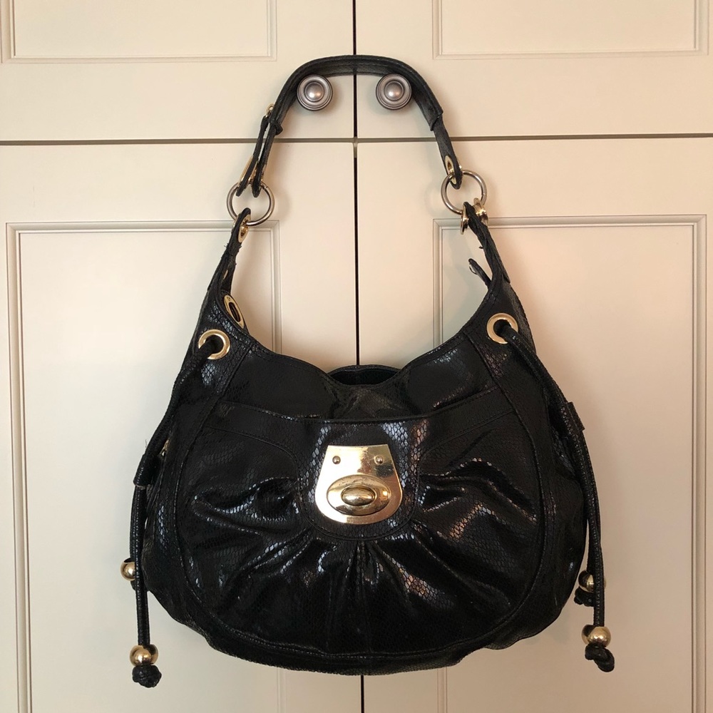 HYPE patent leather shoulder bag